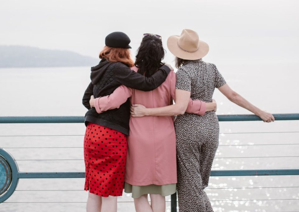 drei-Frauen-Strand_Frundschaft_Alter_Wechsel_Pexels