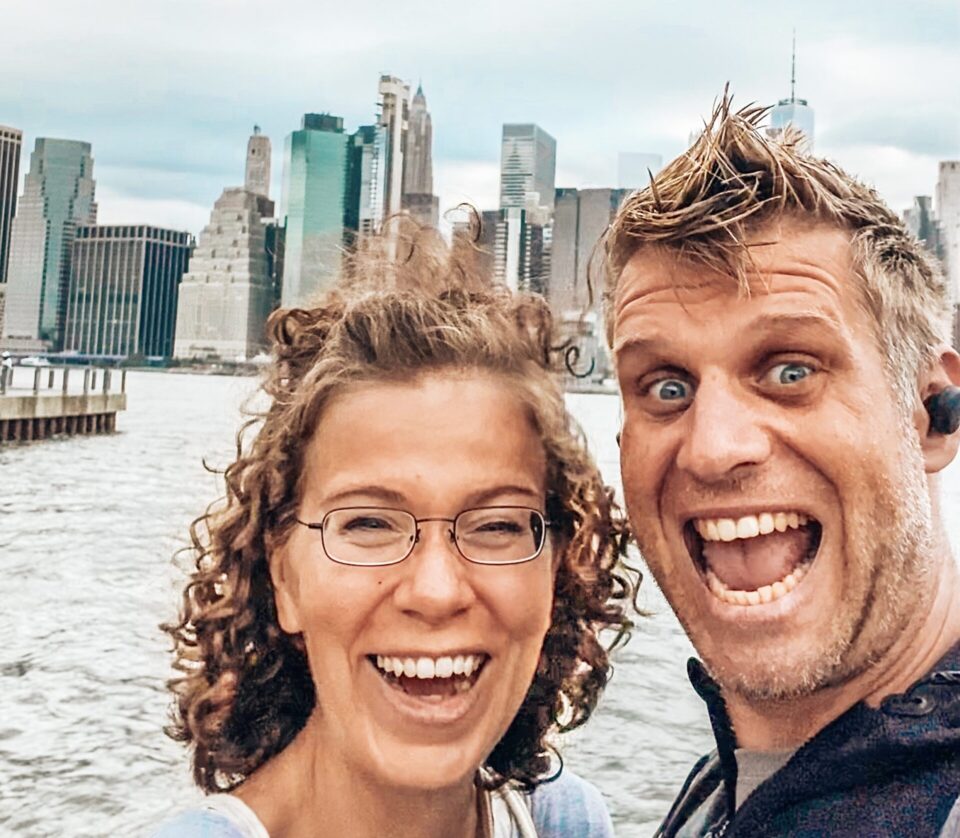 Birgit & Cristo vor der Skyline von New York